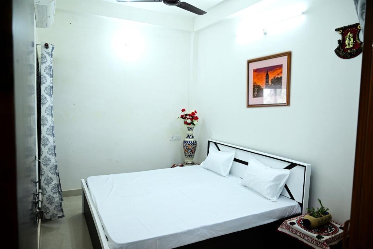 Devargh Residency Varanasi Bagian luar foto