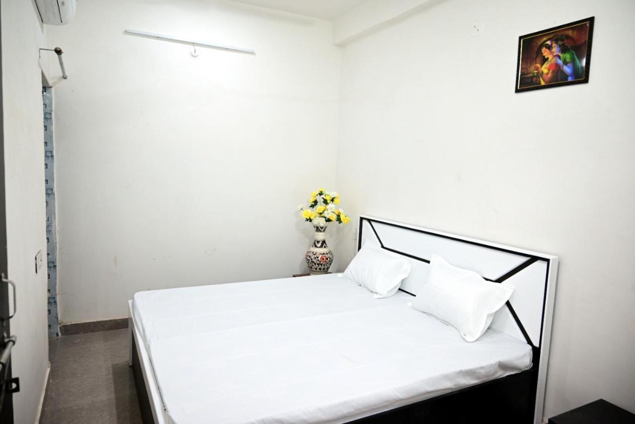 Devargh Residency Varanasi Bagian luar foto